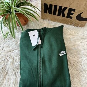New🌿 Nike Sportswear Club Fleece